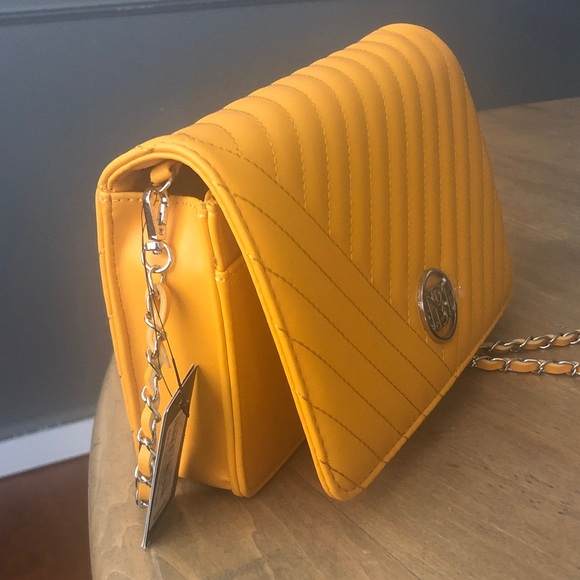 NWT Badgley Mischka Mustard Quilted Crossbody Bag - Picture 10 of 11